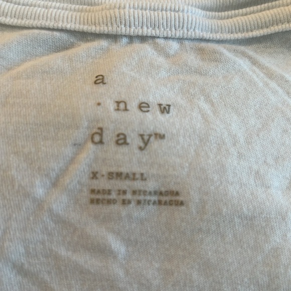 A NEW DAY Women’s Plain Tee Size XS - Picture 3 of 4